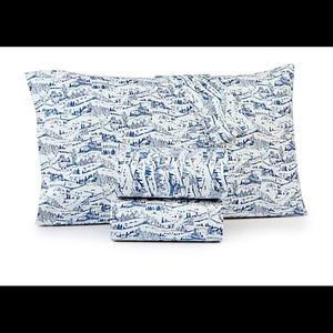 Brand new Martha Stewart printed cotton flannel sheet set